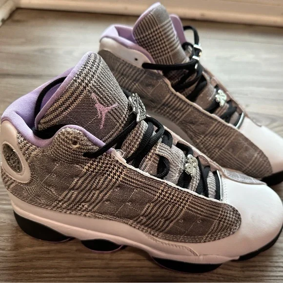 Air Jordan 13 Retros - Picture 2 of 3